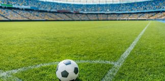 Cat de mare este un teren de fotbal?