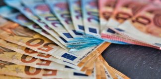 Cum pot proprietarii de afaceri mici să pună deoparte economiile?