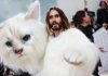 Doja Cat și Jared Leto s-au îmbrăcat ca pisica lui Karl Lagerfeld pentru Gala Met